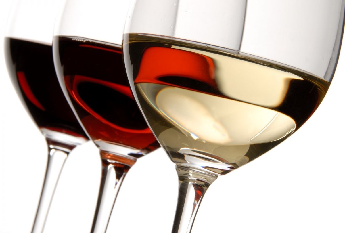 Προς κατάργηση ο ειδικός φόρος κατανάλωσης στο κρασί. Πράσινο φως και από Θεσμούς